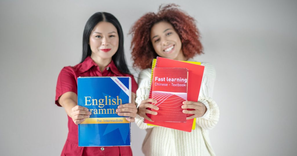 Tips belajar bahasa Inggris di tengah kesibukan.